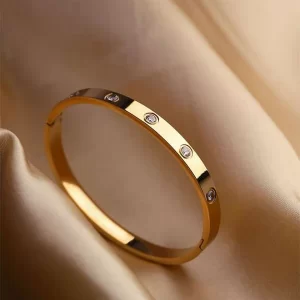 Bracelete Dourado com Strass